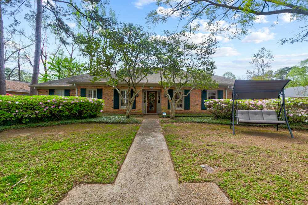 Property Photo:  5415 Charter Oak Place  MS 39211 