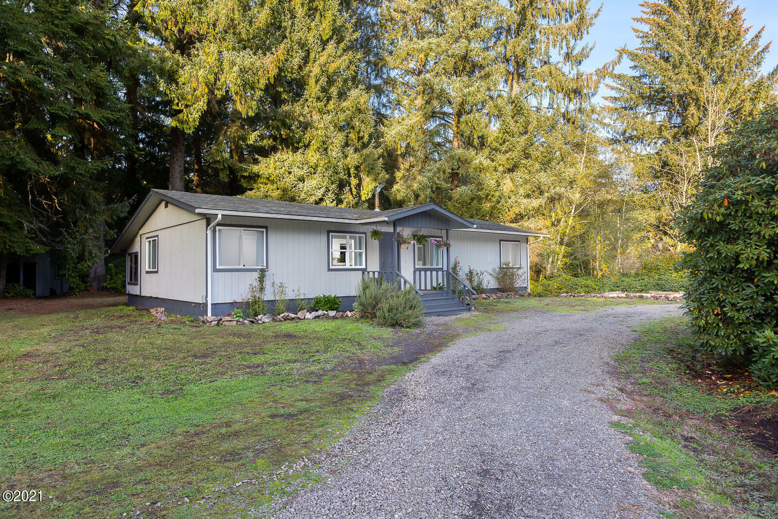 Property Photo:  106 Wade Road  OR 97380 