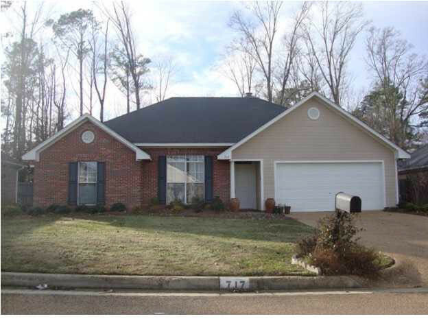 Property Photo:  717 Lansdowne Lane  MS 39157 