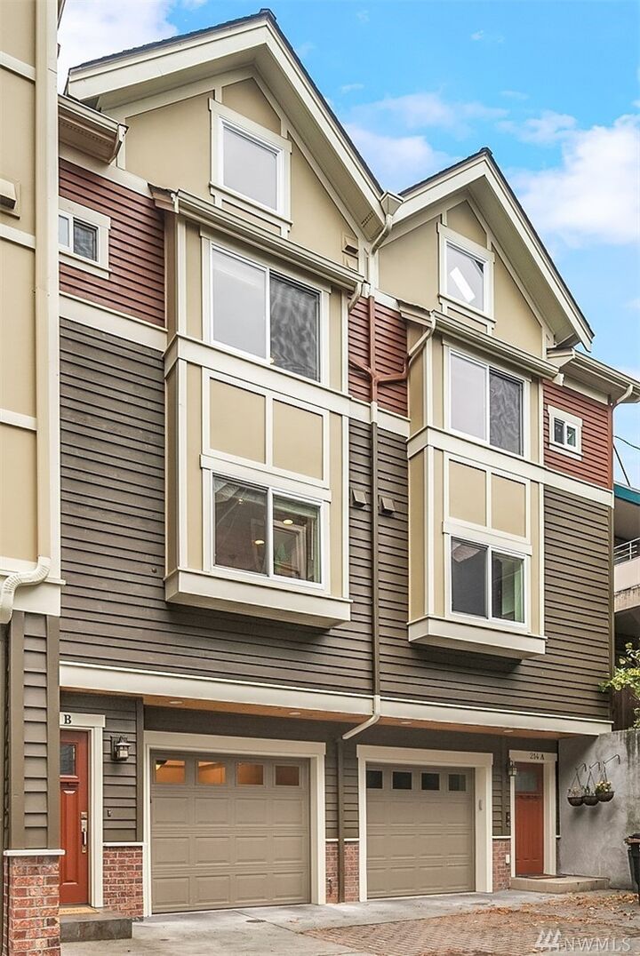 214 12th Ave E B  Seattle WA 98102 photo