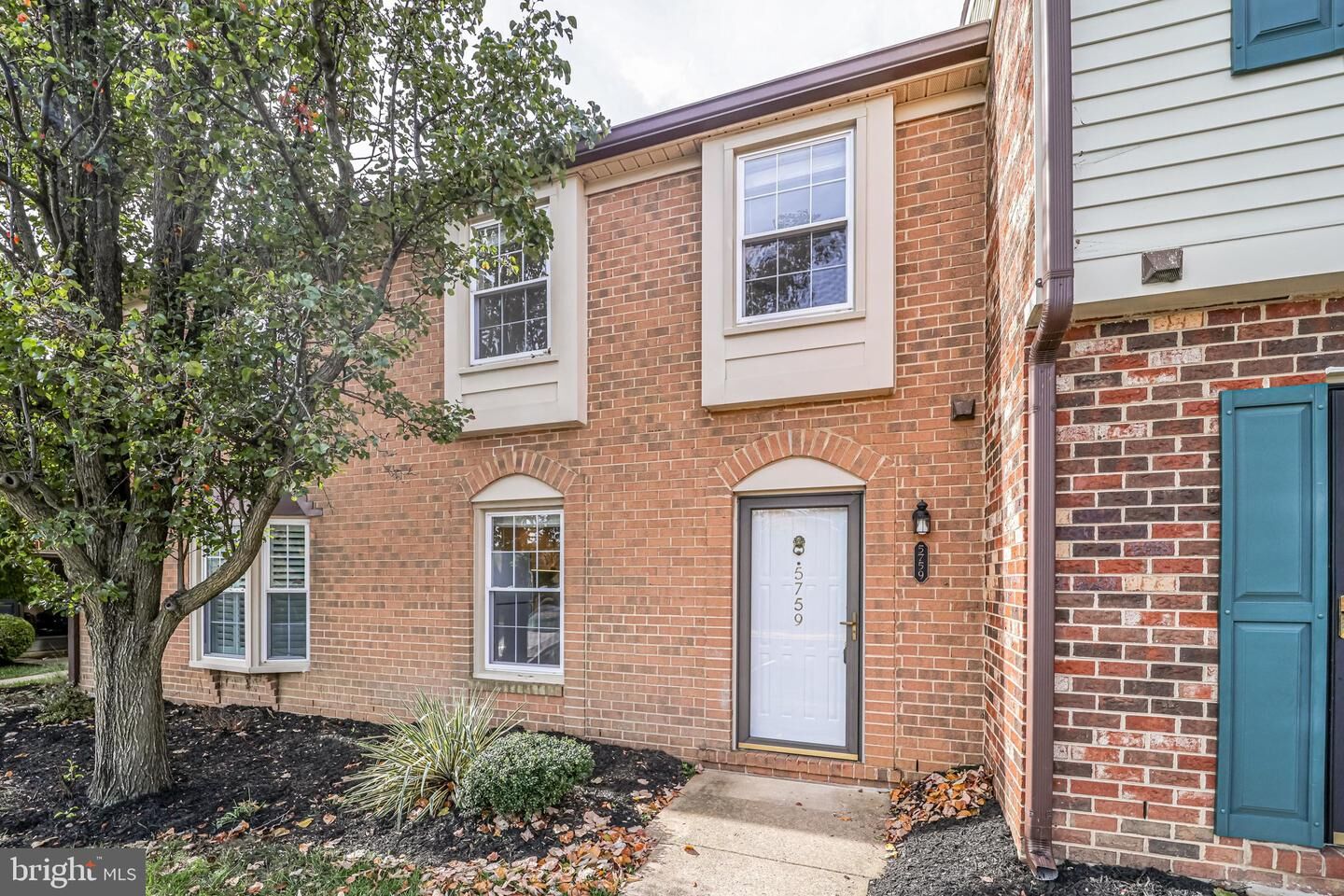 Property Photo:  5759 Independence Circle 5759  VA 22312 