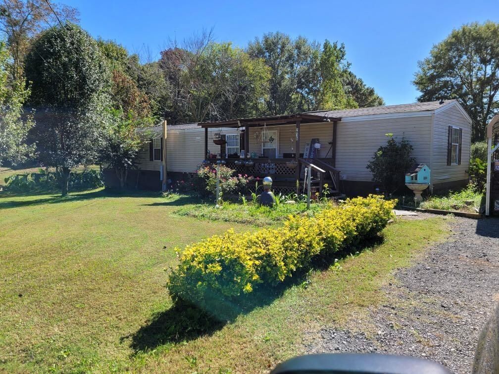 Property Photo: 216 Windy Hill Drive GA 30139