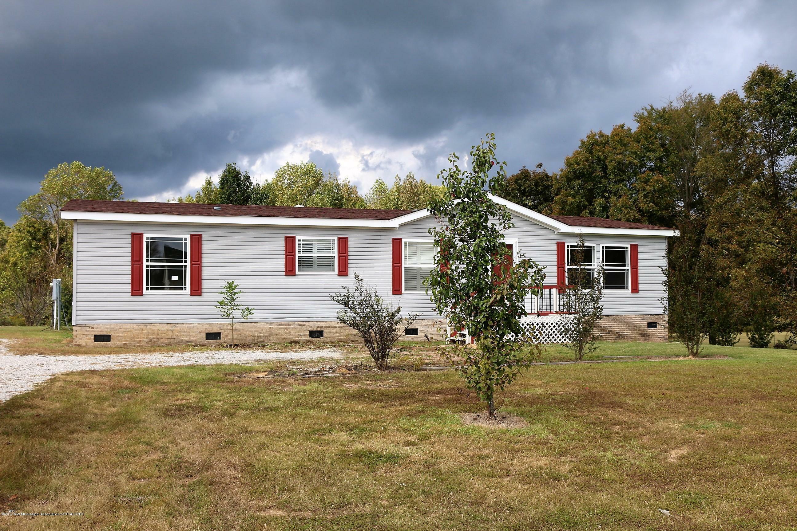 Property Photo: 703 Bennett Circle MS 38611