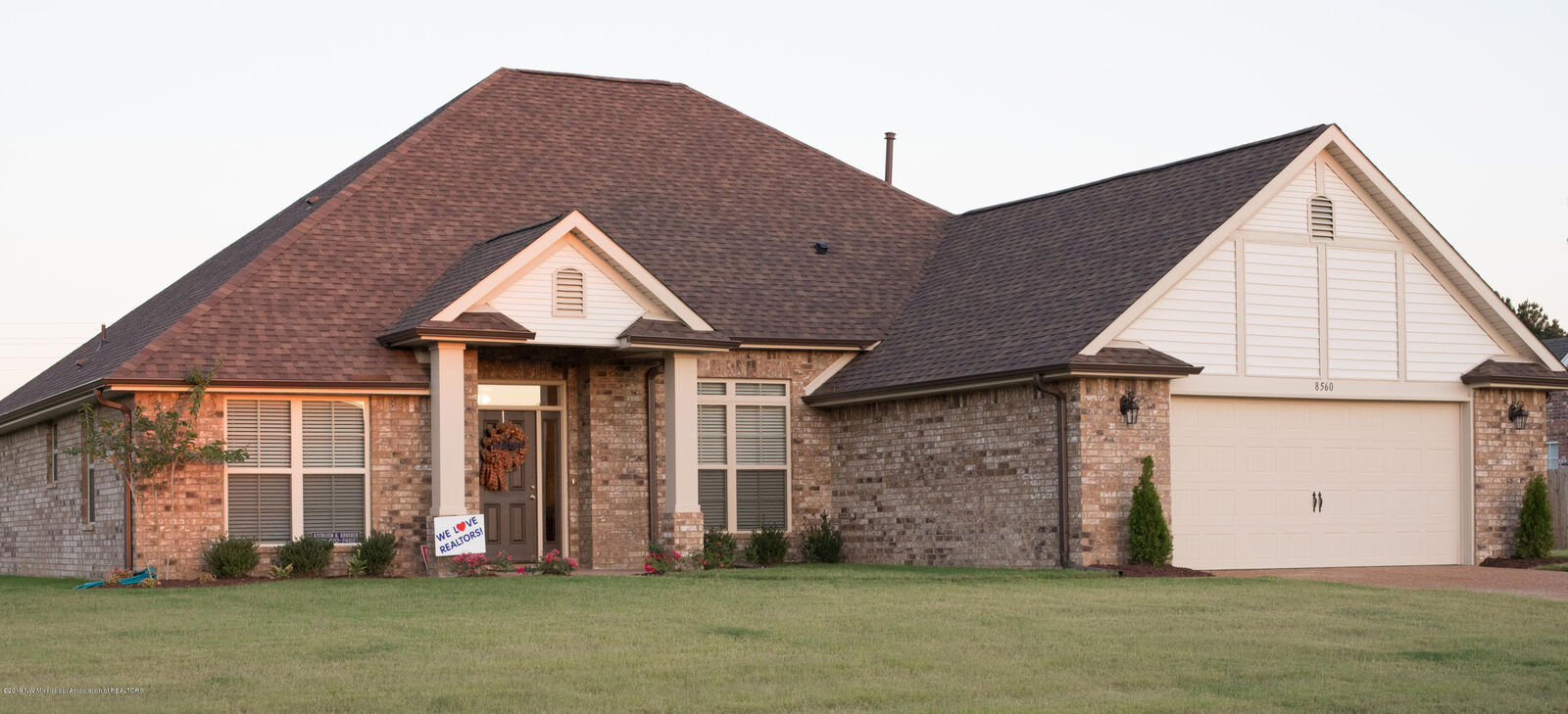 Property Photo:  8679 Courtly Circle South  MS 38654 