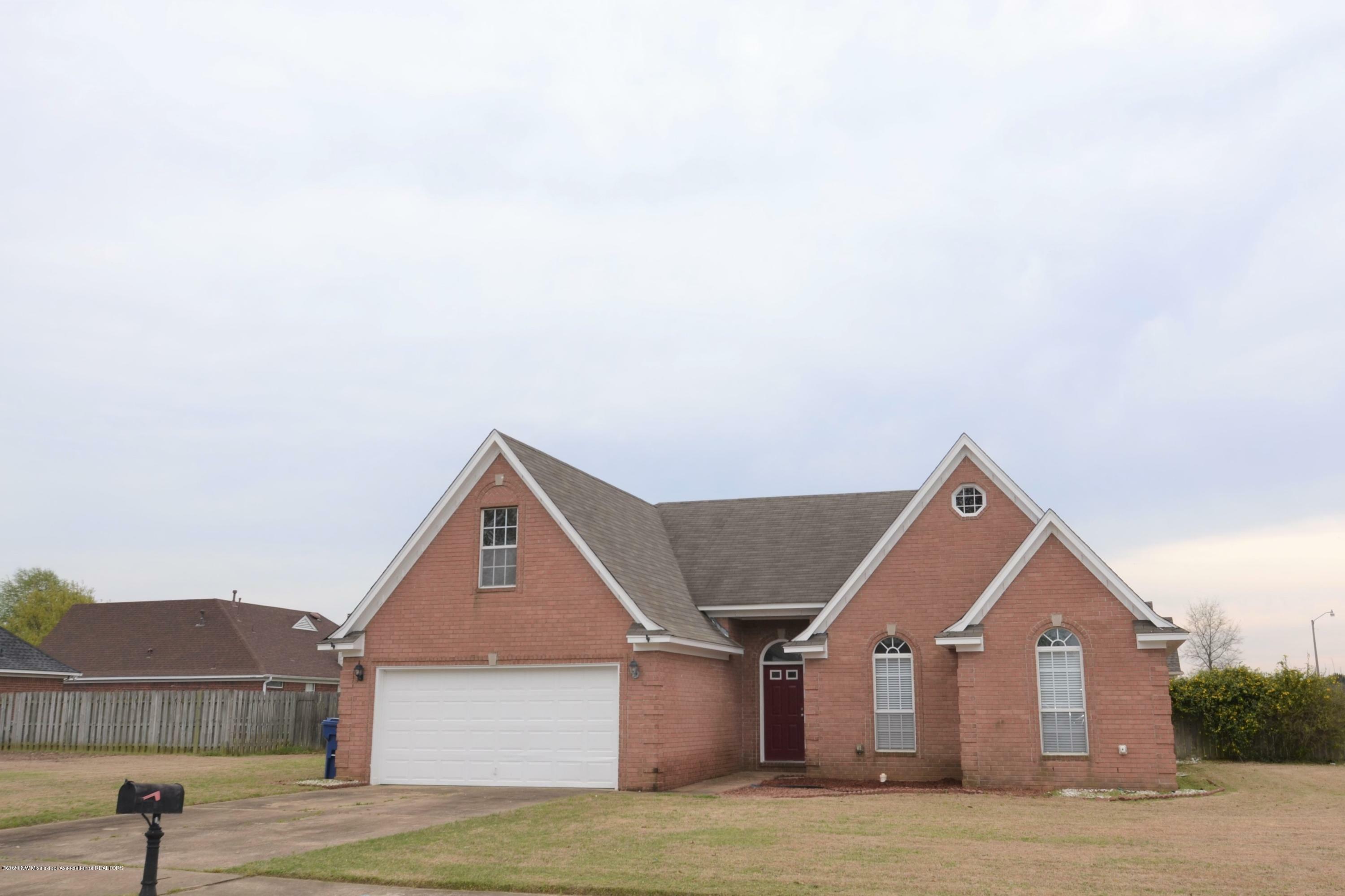 Property Photo:  4077 N Ravenwood Drive  MS 38637 
