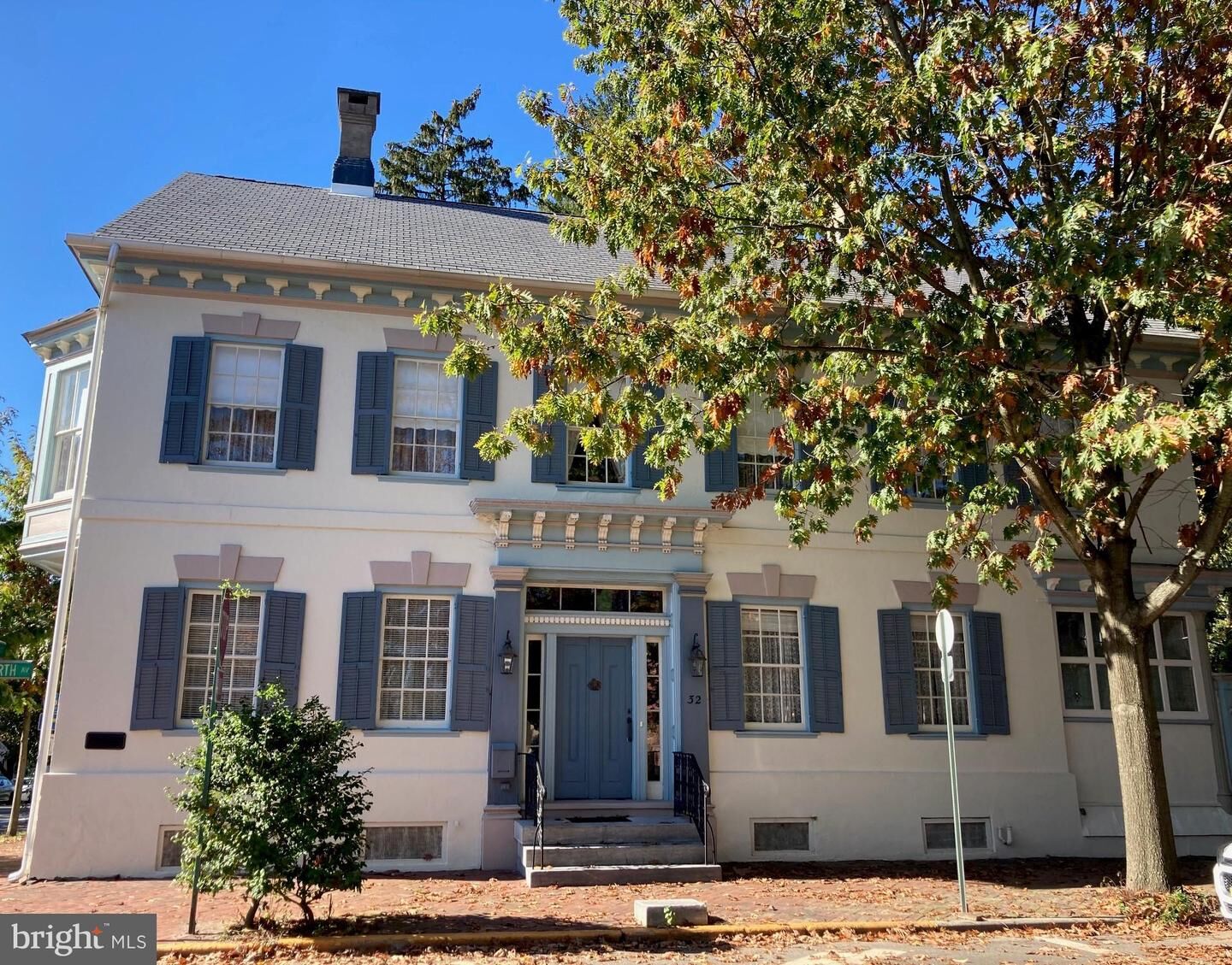 Property Photo:  32 Farnsworth Avenue  NJ 08505 