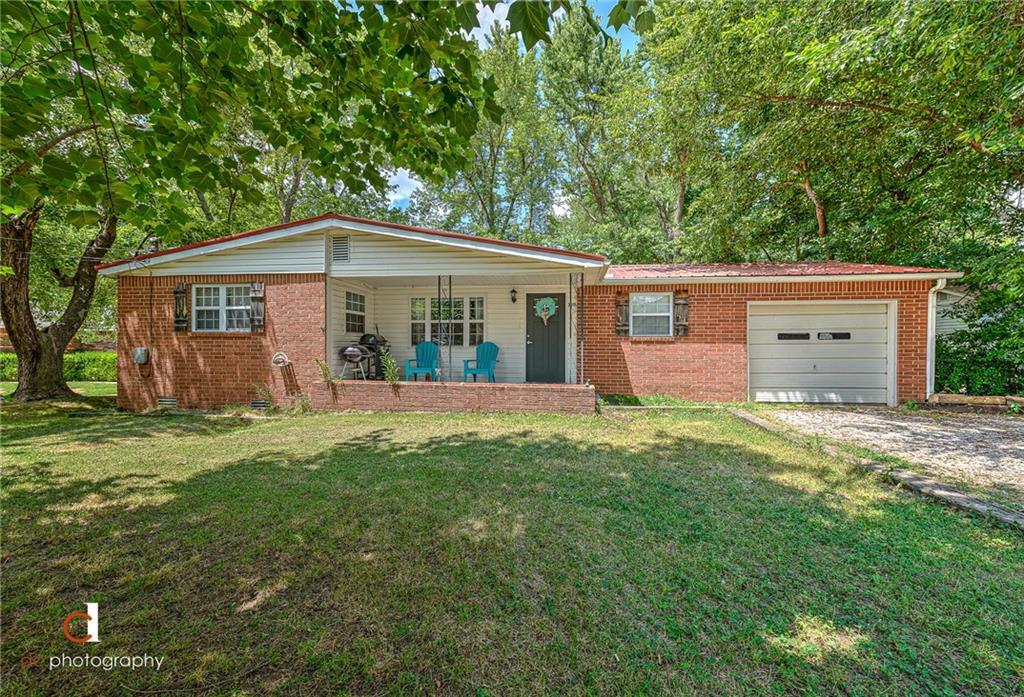 Property Photo:  310 E Thurman Street  AR 72753 