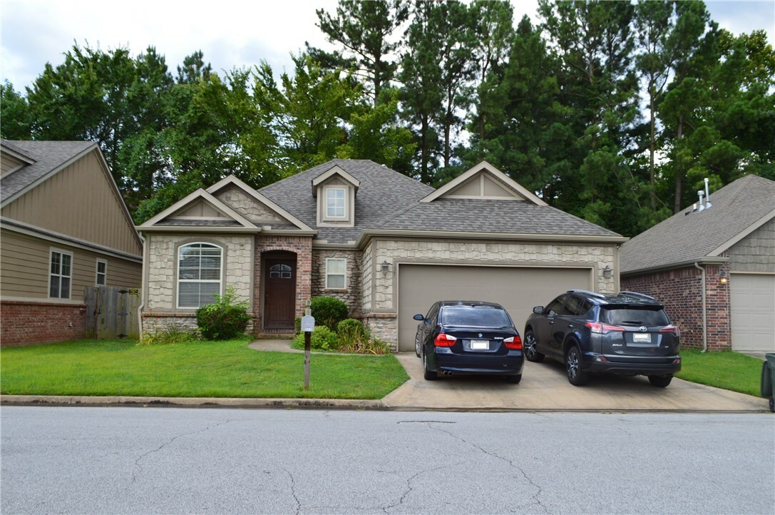 Property Photo:  135 E Madrid Street  AR 72703 