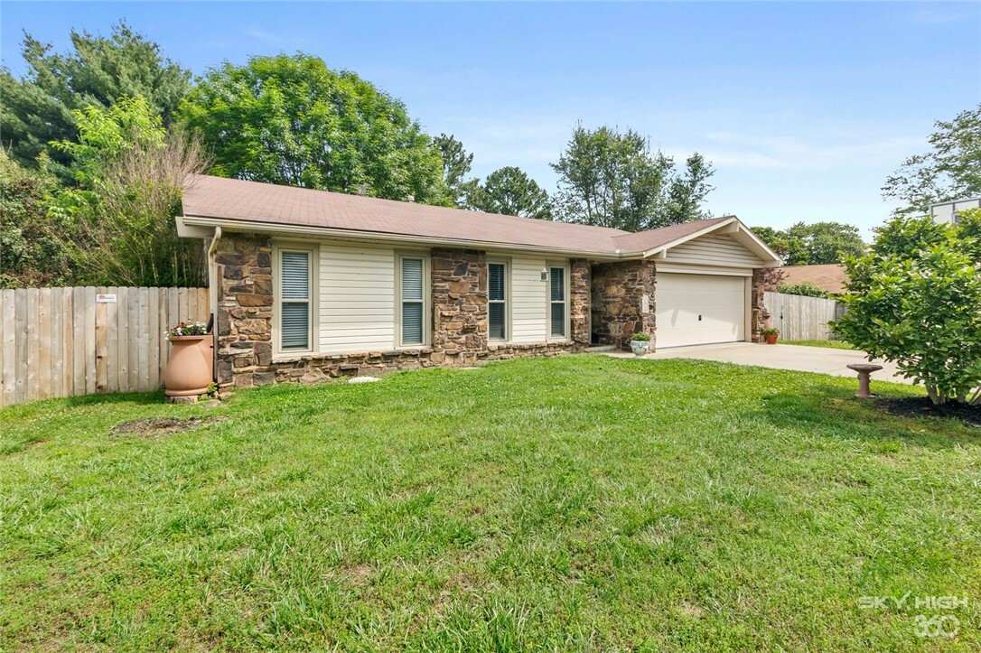 Property Photo:  2503 Marquette  AR 72758 