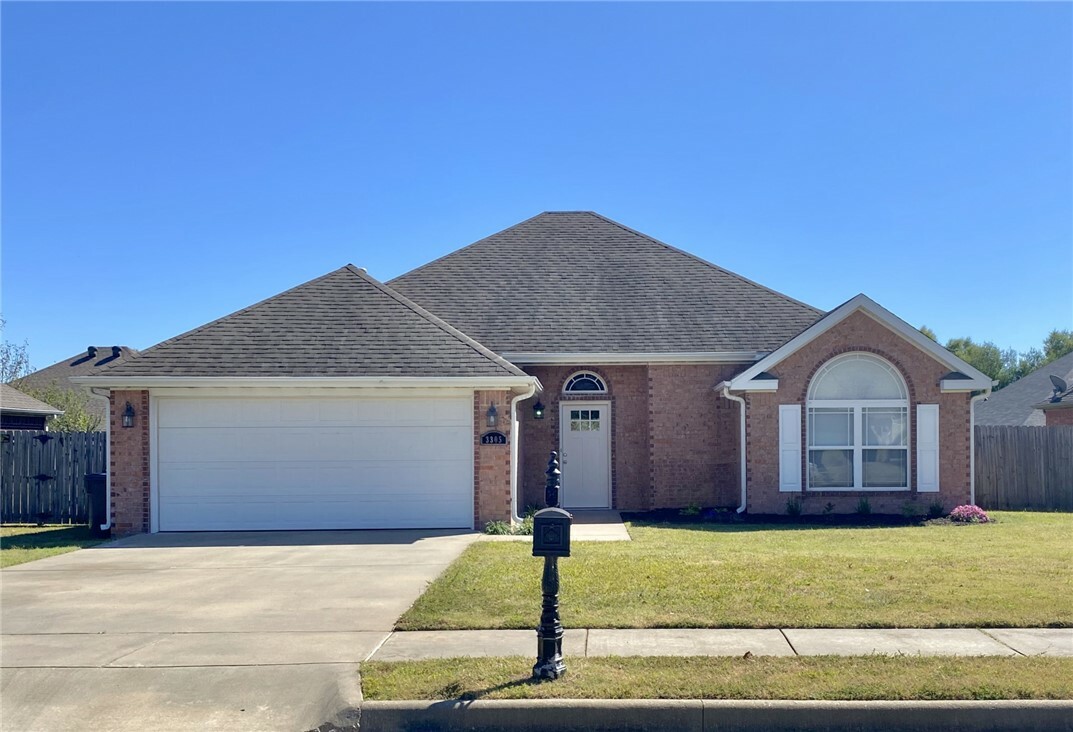 Property Photo:  3305 S 2nd Street  AR 72758 