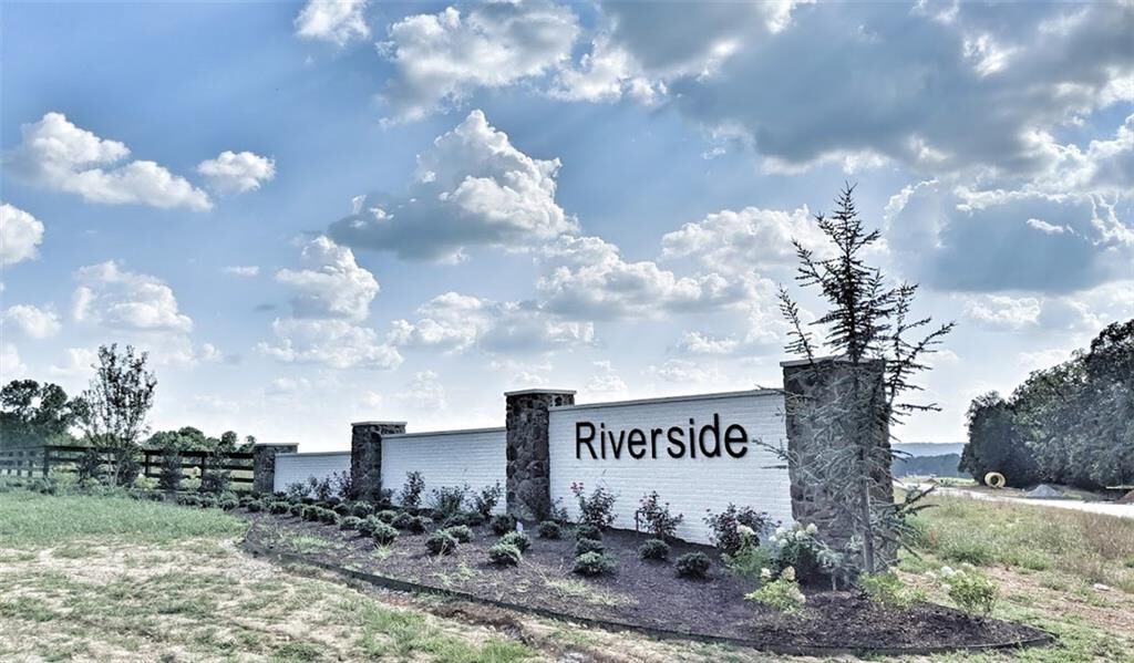 Property Photo:  #32 River Point Road  AR 72703 
