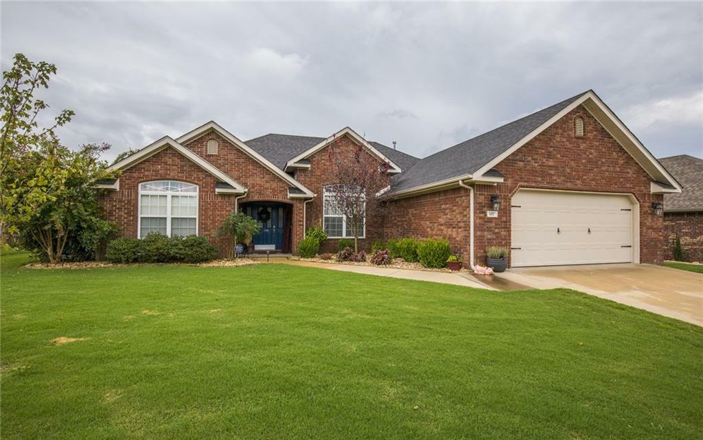 Property Photo:  117 Skinner Street  AR 72719 