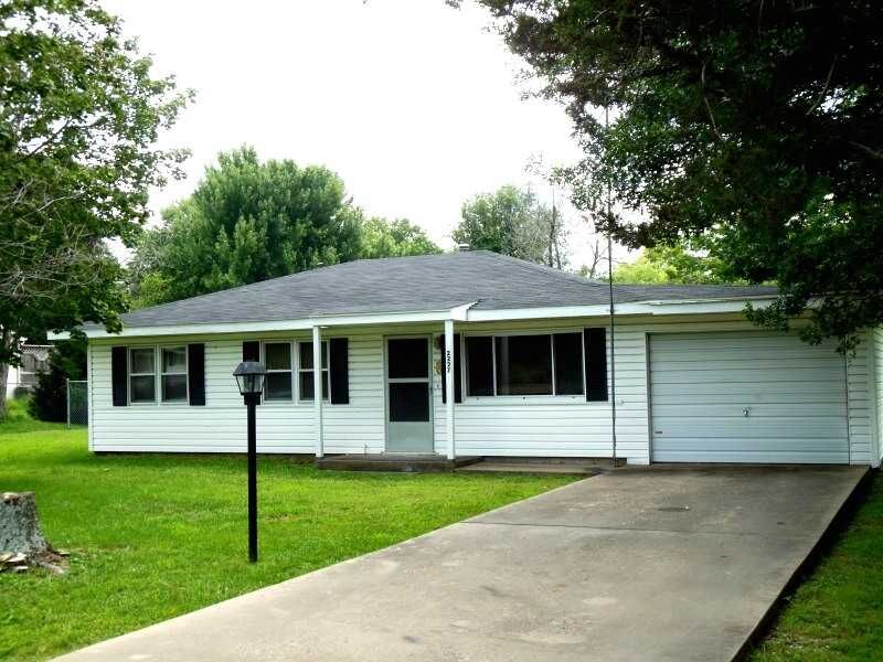 Property Photo: 2227 W Hatfield Street AR 72703