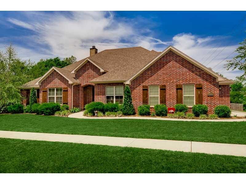 Property Photo: 4320 W American Drive AR 72704