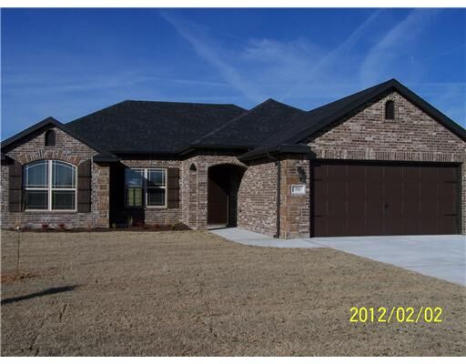 Property Photo:  706 SW Cabriolet Street  AR 72712 