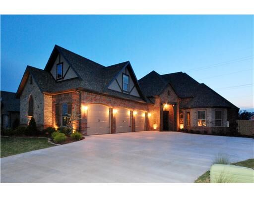 Property Photo:  1621 Rock Street  AR 72712 