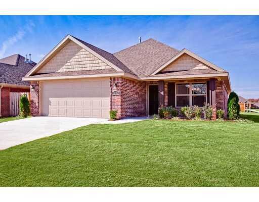 Property Photo: 2905 W Millstone Drive AR 72704