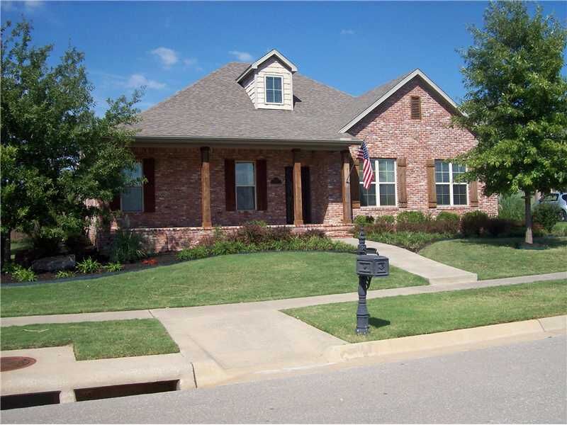 Property Photo: 4332 W Water Lilly Court AR 72704