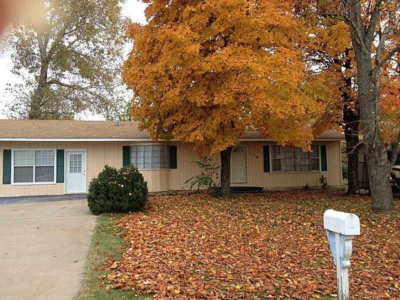 Property Photo:  116 Cynthia Avenue  AR 72730 