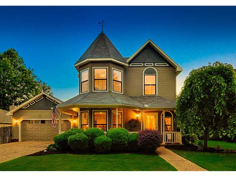 Property Photo:  1711 N Charlee Avenue  AR 72703 