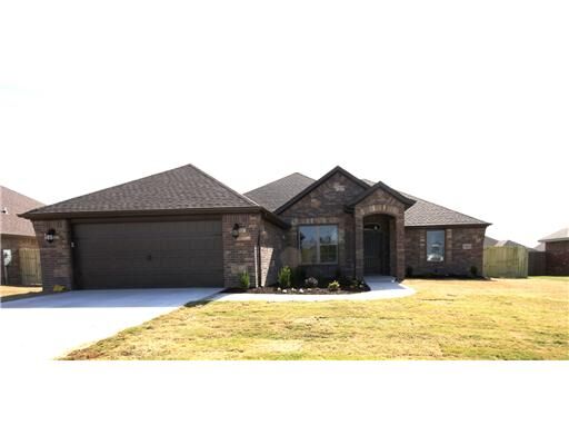 Property Photo: 1301 SW Starry Sky Boulevard AR 72712