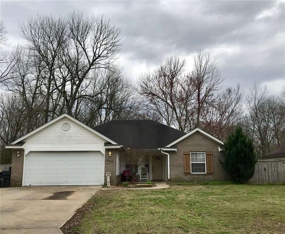 Property Photo:  2230 Oaklawn Avenue  AR 72701 