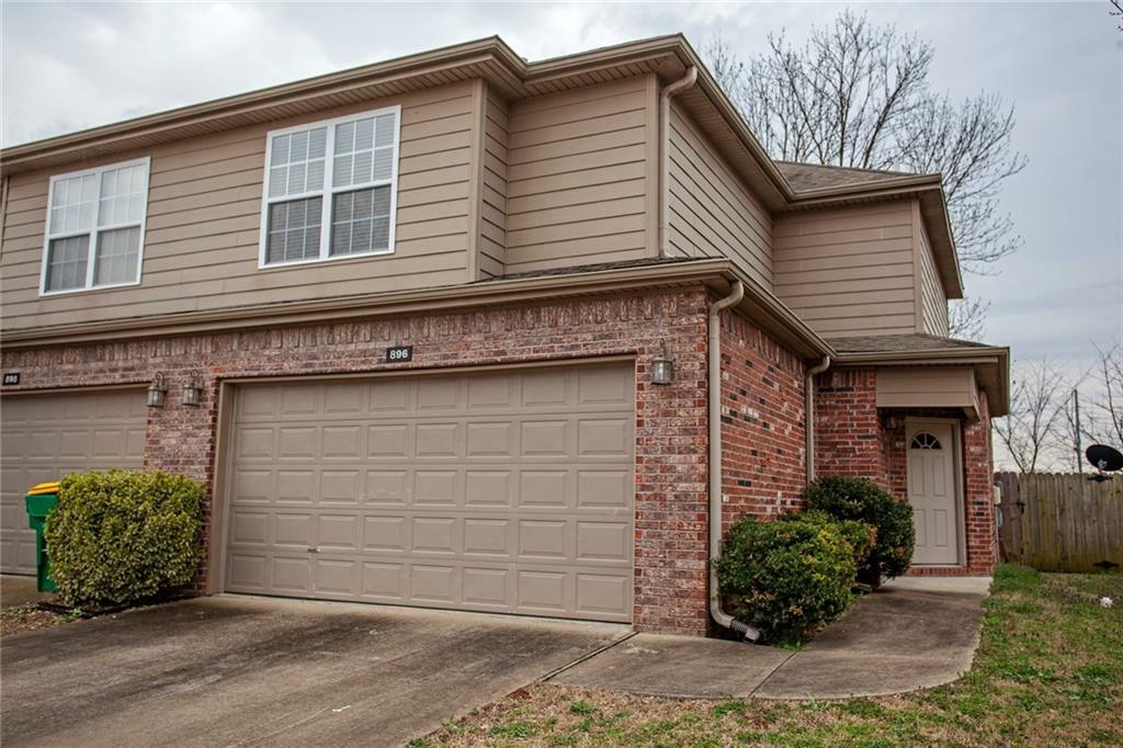 Property Photo:  896 Oakwood Court  AR 72719 