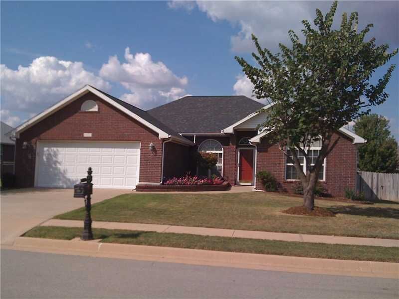 Property Photo:  4432 W Sandingham Street  AR 72704 