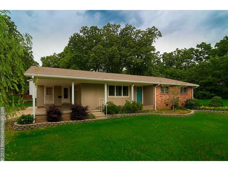 Property Photo: 2211 N Sheridan Avenue AR 72703