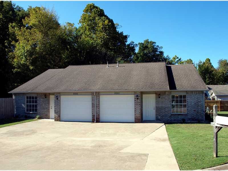 Property Photo: 5526/5528 Roxanne Place AR 72762
