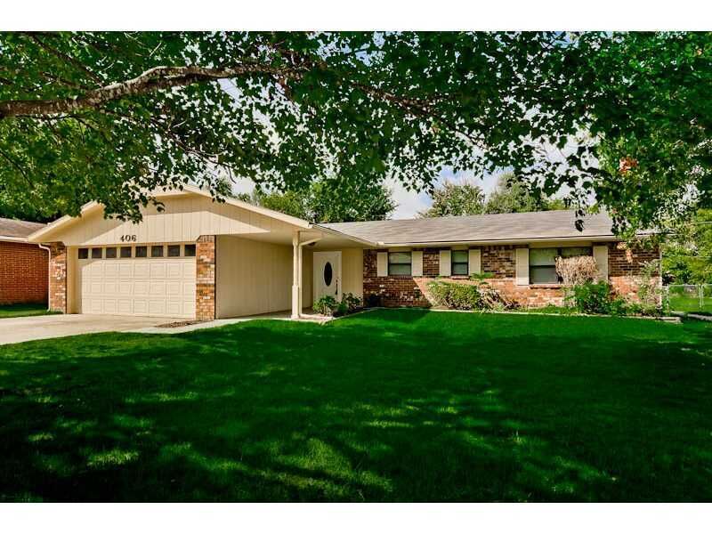 Property Photo:  406 N 14th Place  AR 72756 