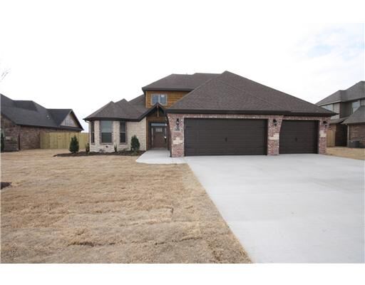 Property Photo: 1405 SW Hayfield Avenue AR 72712