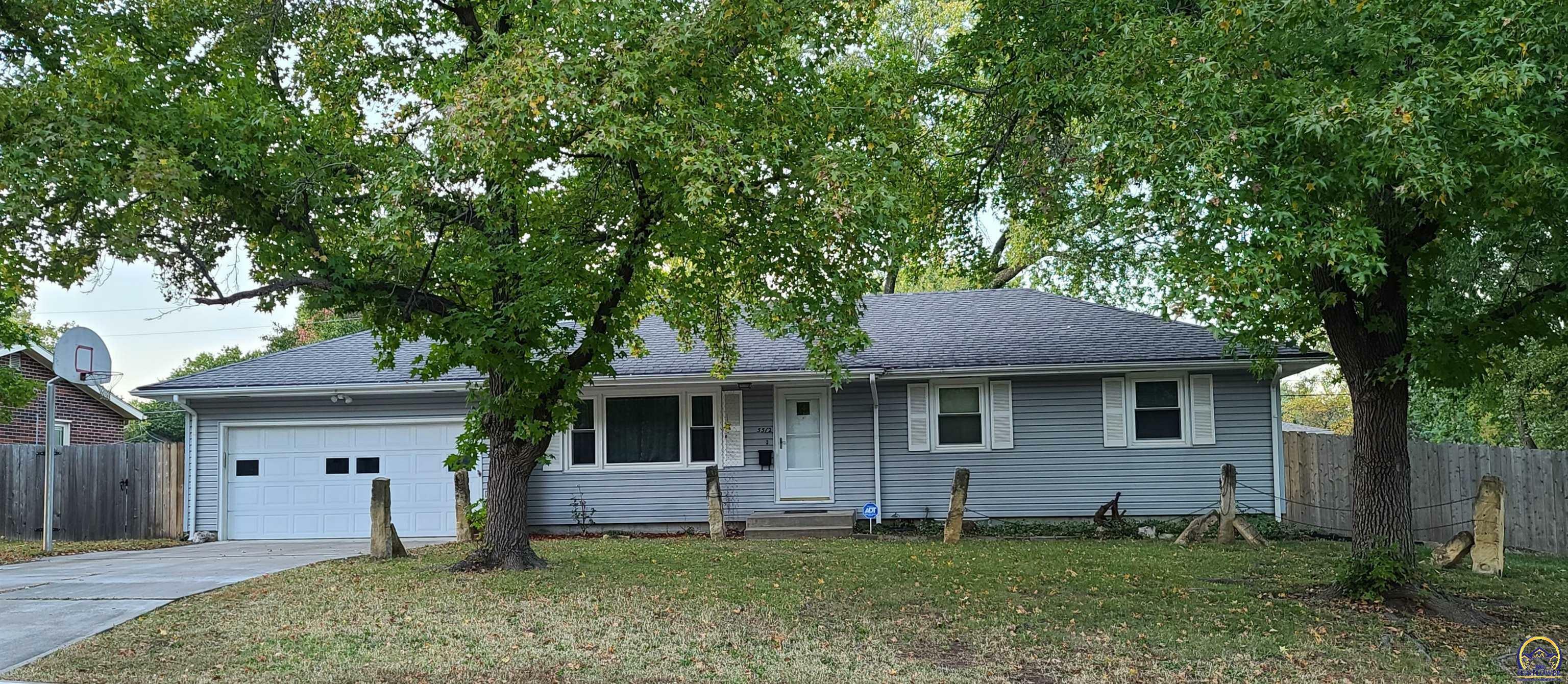 Property Photo:  5512 SW Drury Ln  KS 66604 