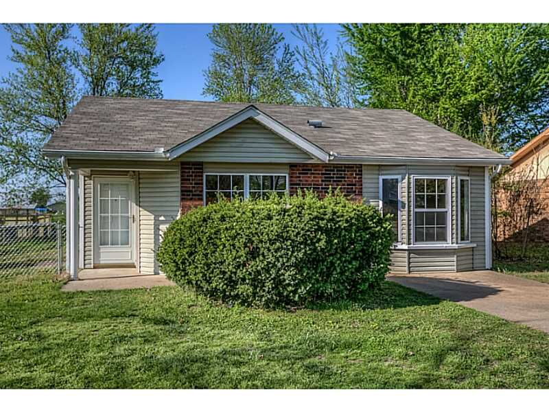 Property Photo:  305 Rolling Oaks Drive  AR 72756 
