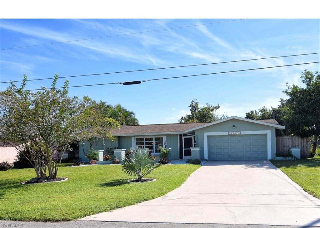 Property Photo: 1102 NE 3rd Street FL 33909