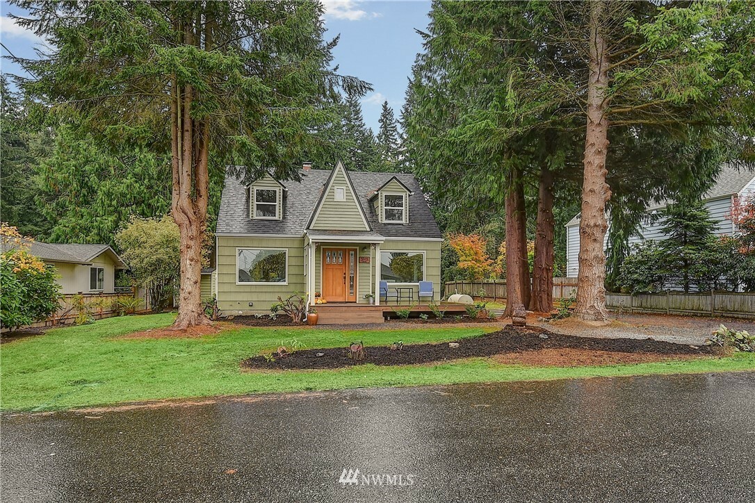 Property Photo:  5613 West Drive  WA 98203 