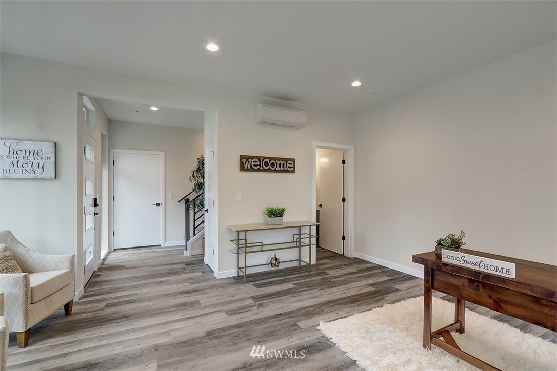 Property Photo: 21511 50th Avenue W B WA 98043
