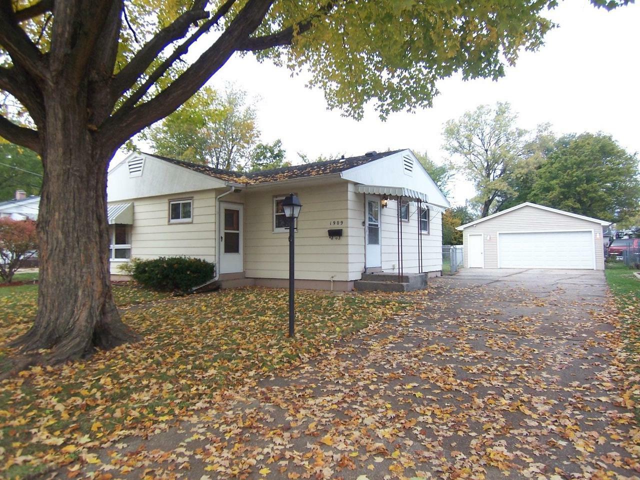 Property Photo:  1909 House St  WI 53511 