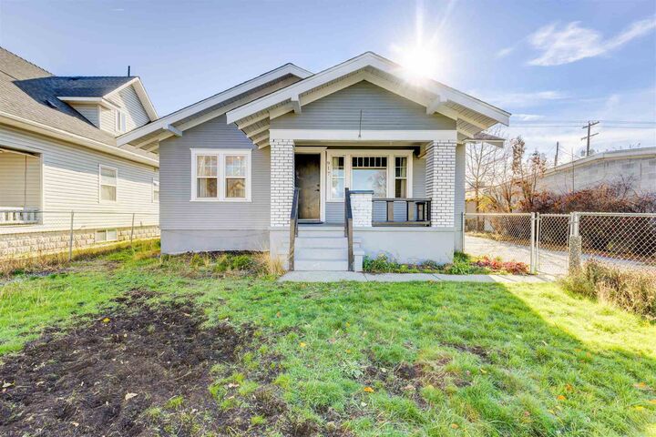 917 W Jackson Ave  Spokane WA 99205 photo