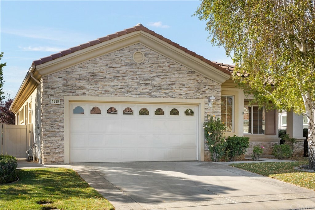 Property Photo:  1689 Landmark Way  CA 92223 