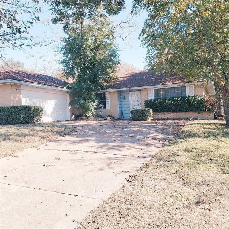 Property Photo:  3029 Elsinor Drive  TX 76116 