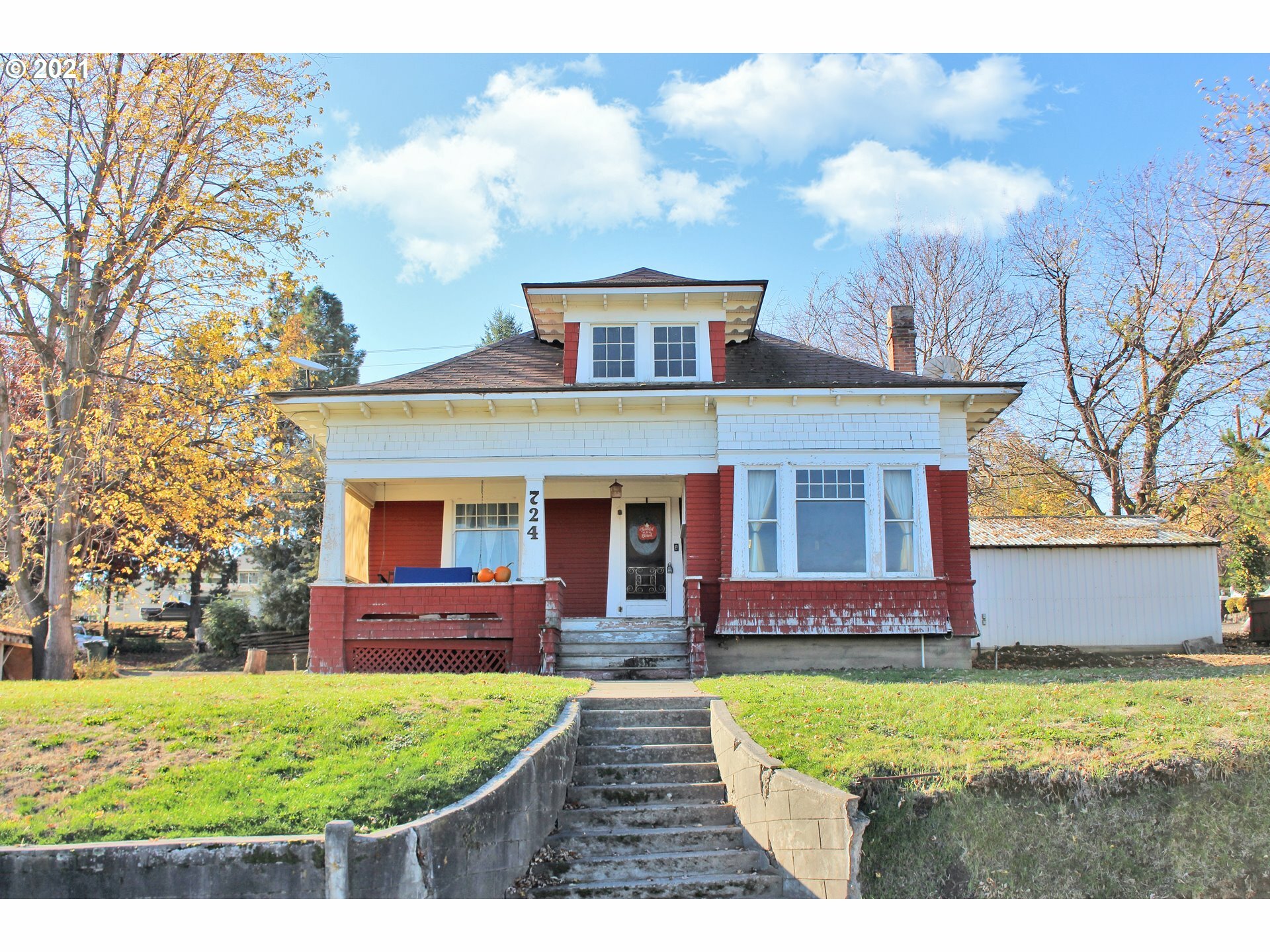 Property Photo: 724 College St OR 97862