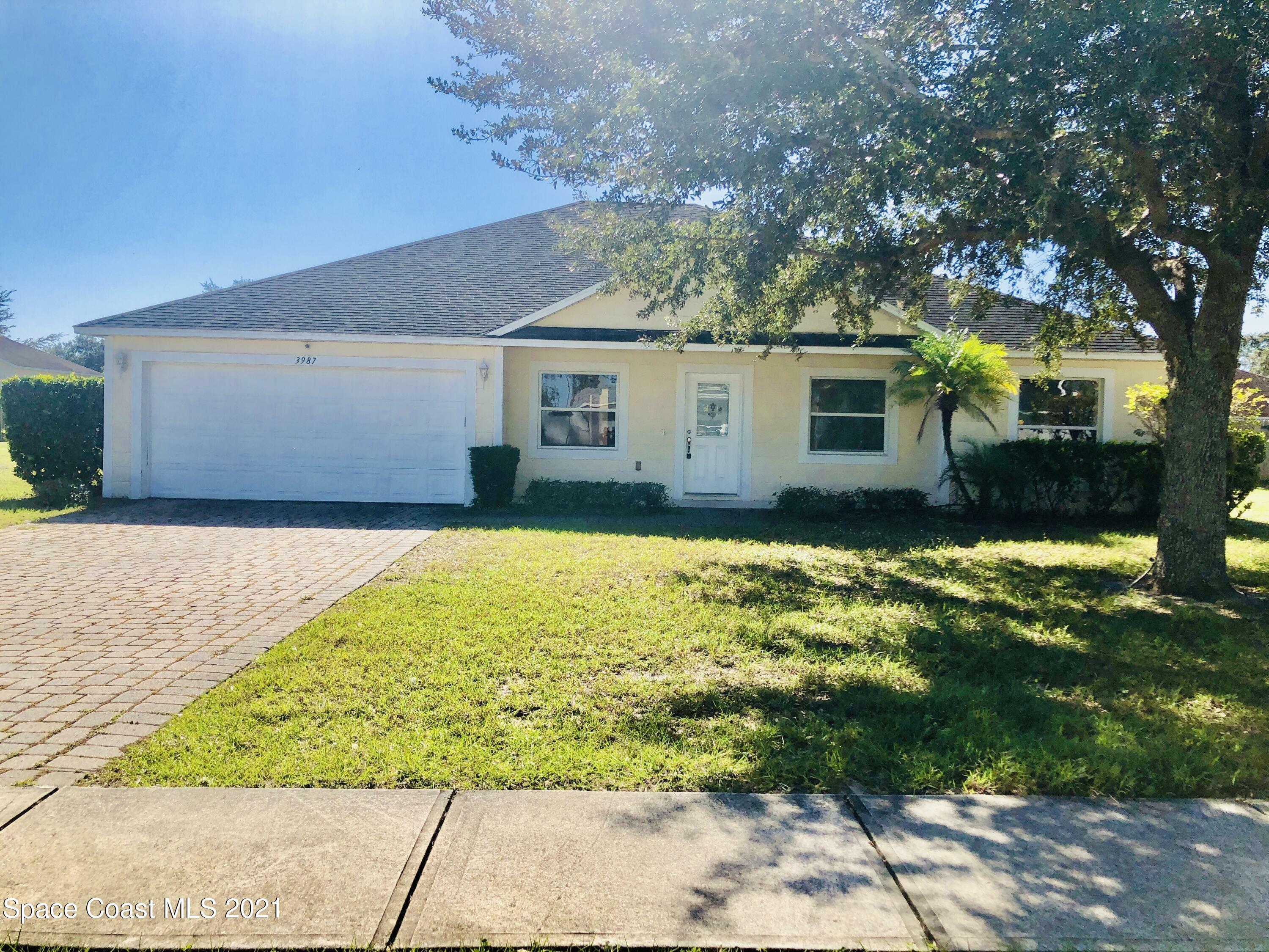 Property Photo: 3987 Foothill Drive FL 32796
