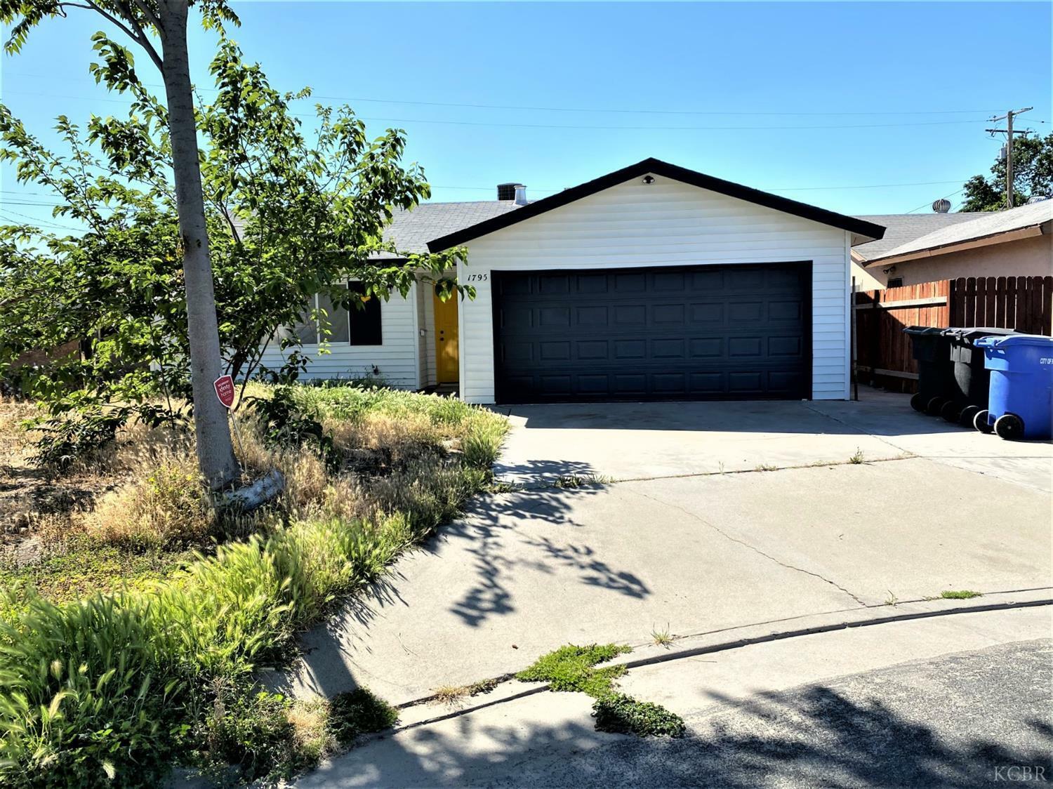 Property Photo:  1795 Peach Circle  CA 93230 