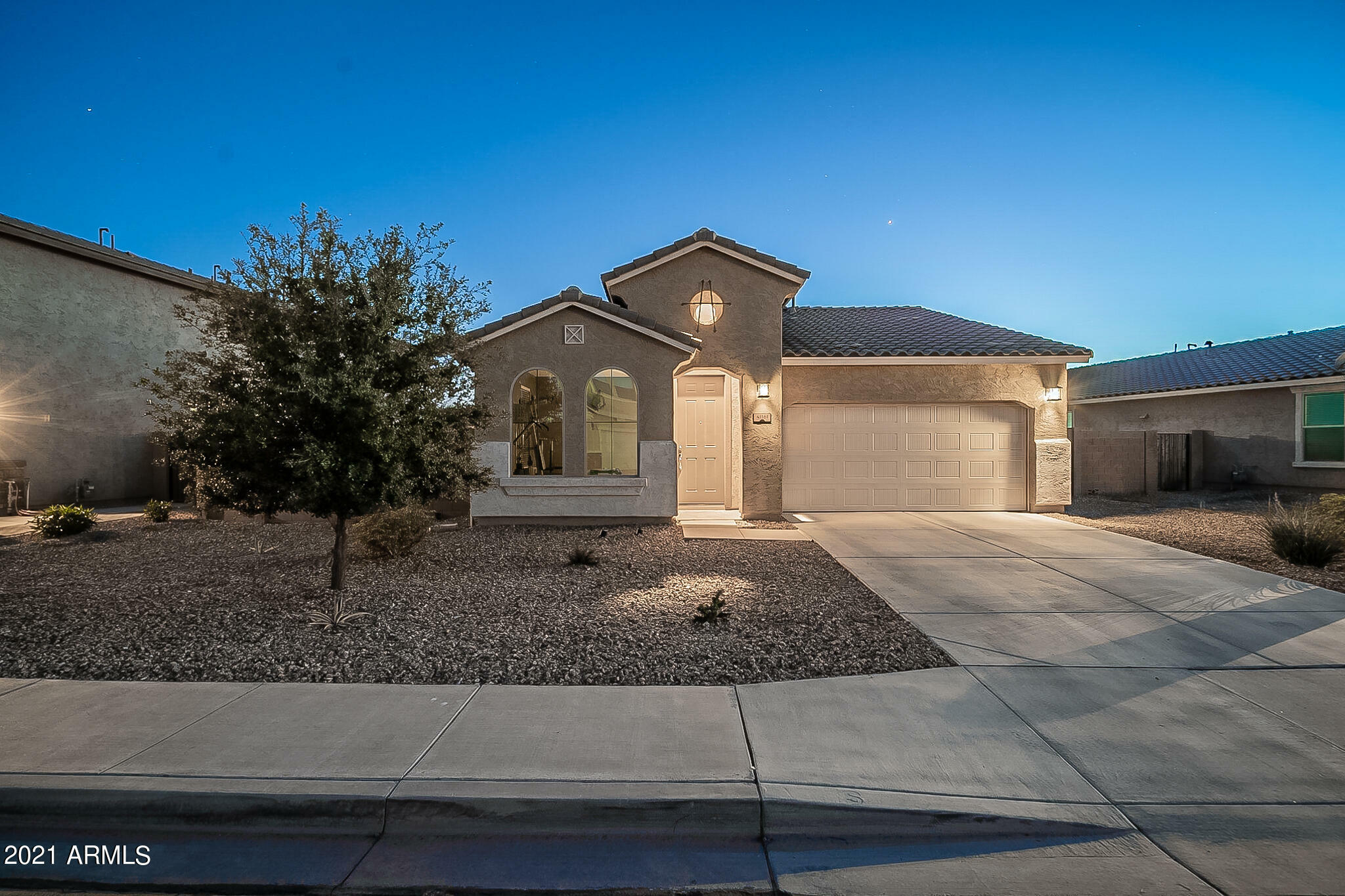 Property Photo:  41161 W Rio Bravo Drive  AZ 85138 