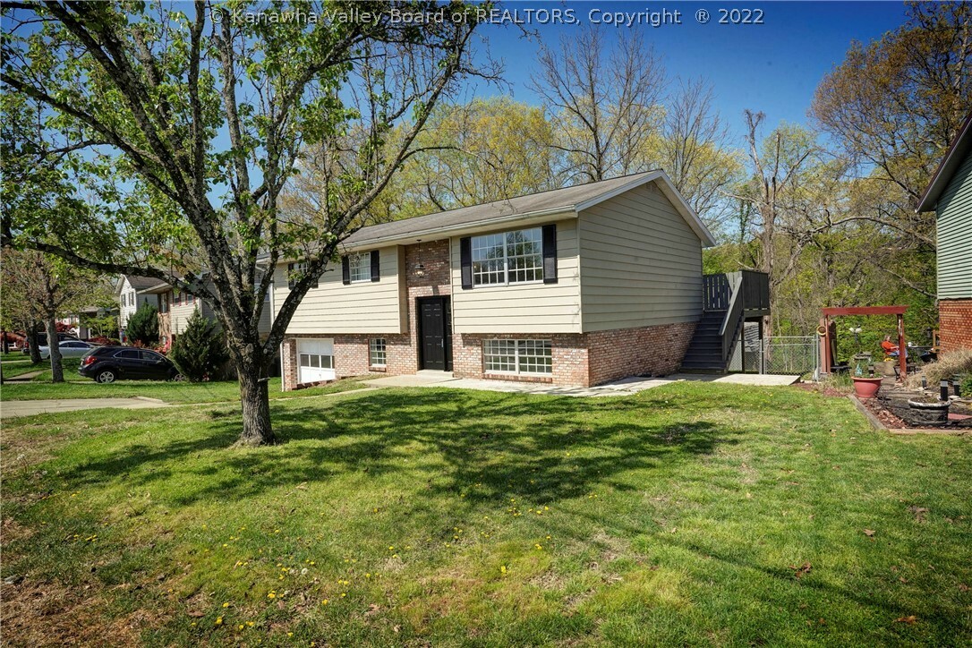 Property Photo: 1119 Ivywood Lane WV 25309