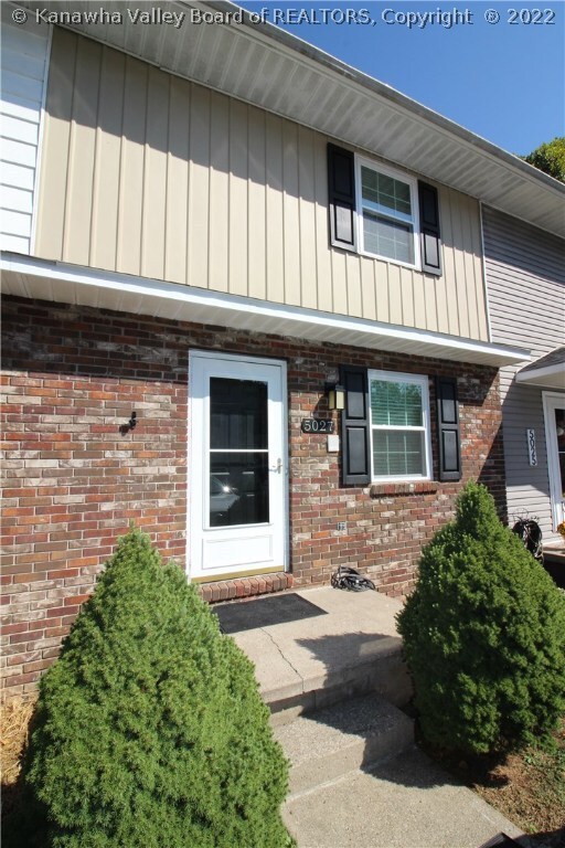 Property Photo: 5027 Saint Patrick Circle WV 25313