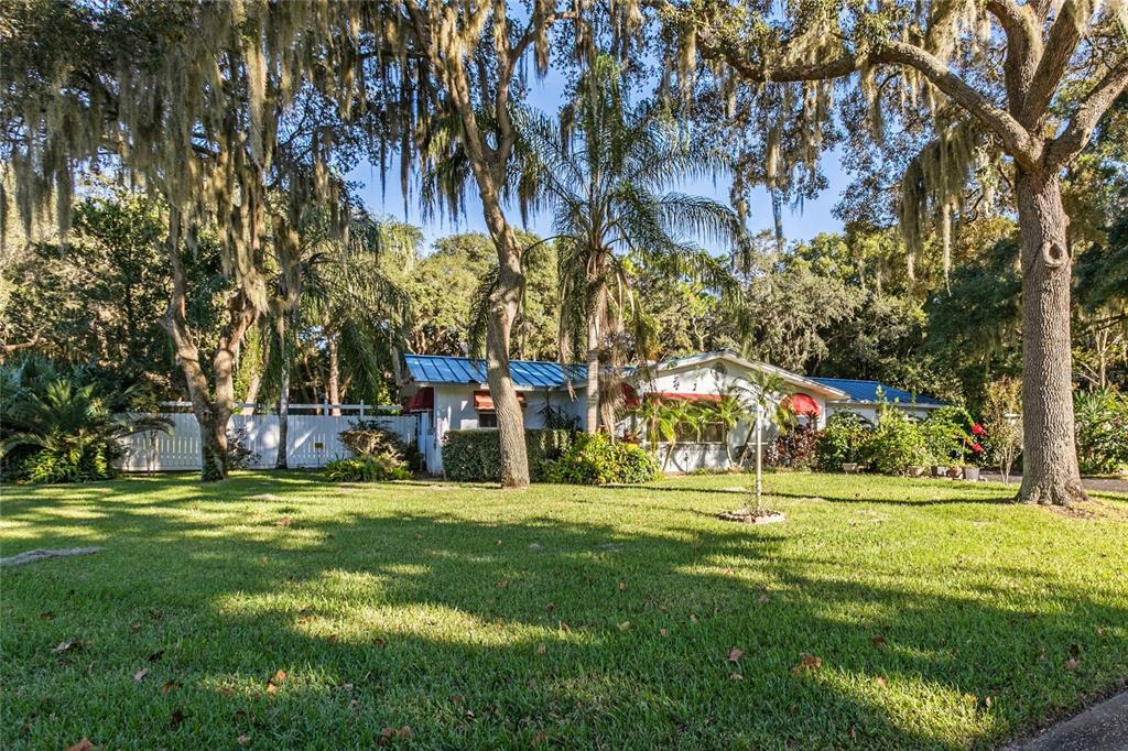 Property Photo:  6815 Fern Circle  FL 34748 