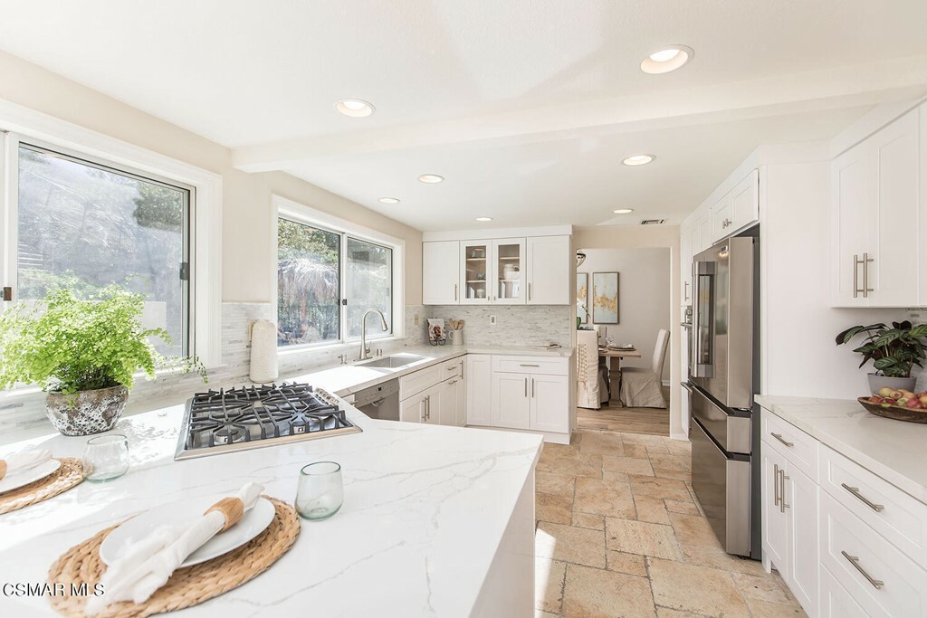 Property Photo:  6656 Buttonwood Avenue  CA 91377 