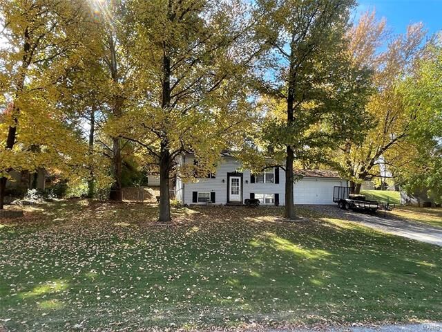 Property Photo:  3902 Kathleen Place   63376 